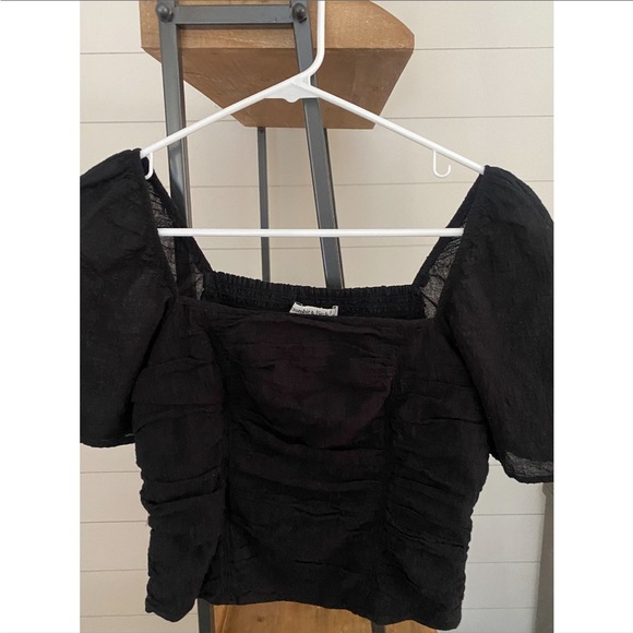 Black Abercrombie Top - Picture 3 of 4